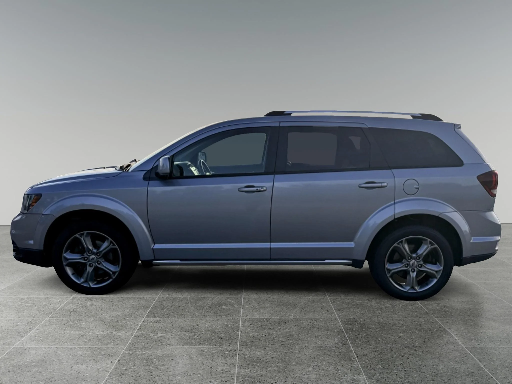 Used 2018 Billet Clearcoat Dodge Crossroad image 2