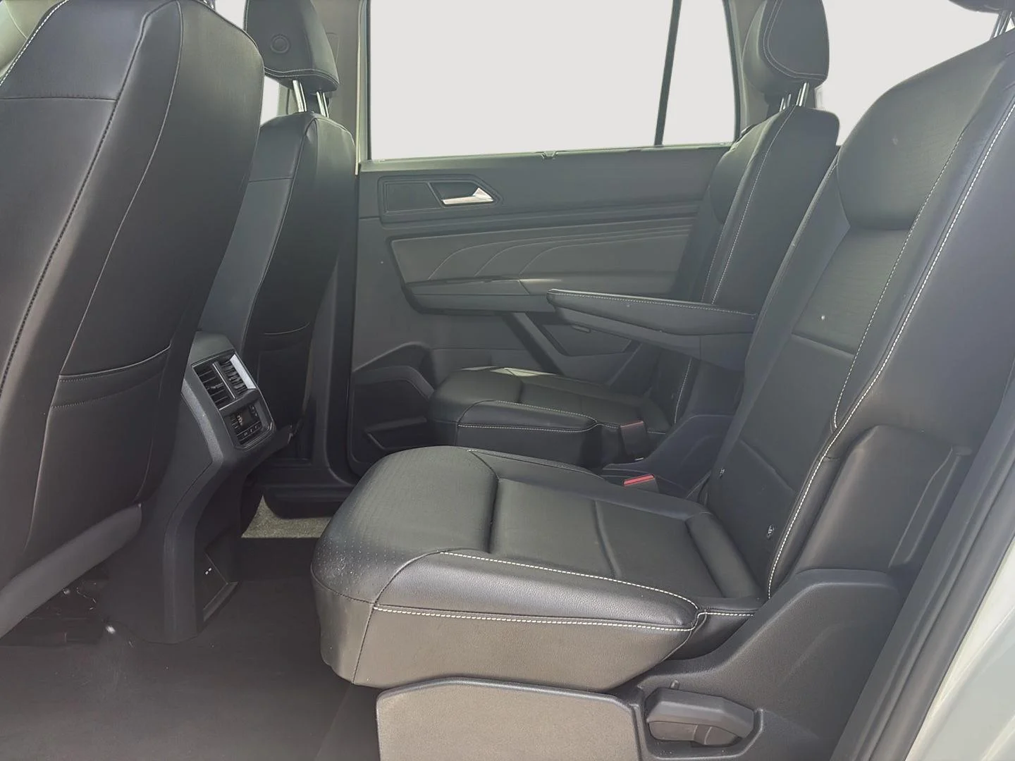 Used 2023 WHITE Volkswagen 2.0T SE w/Technology image 8