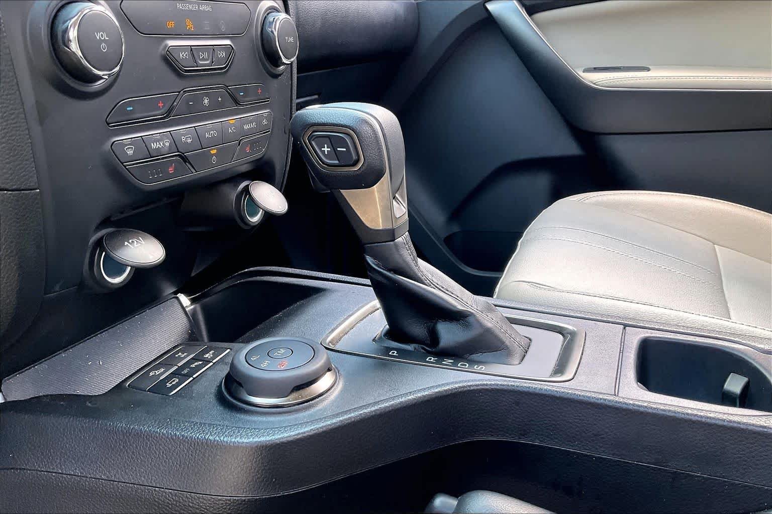 Used 2023 Oxford White Ford LARIAT image 17