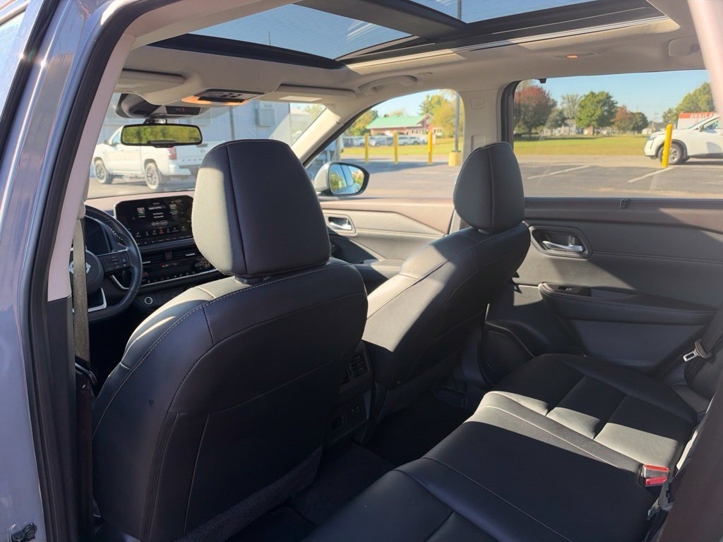 Used 2023 Gray Nissan SL image 13