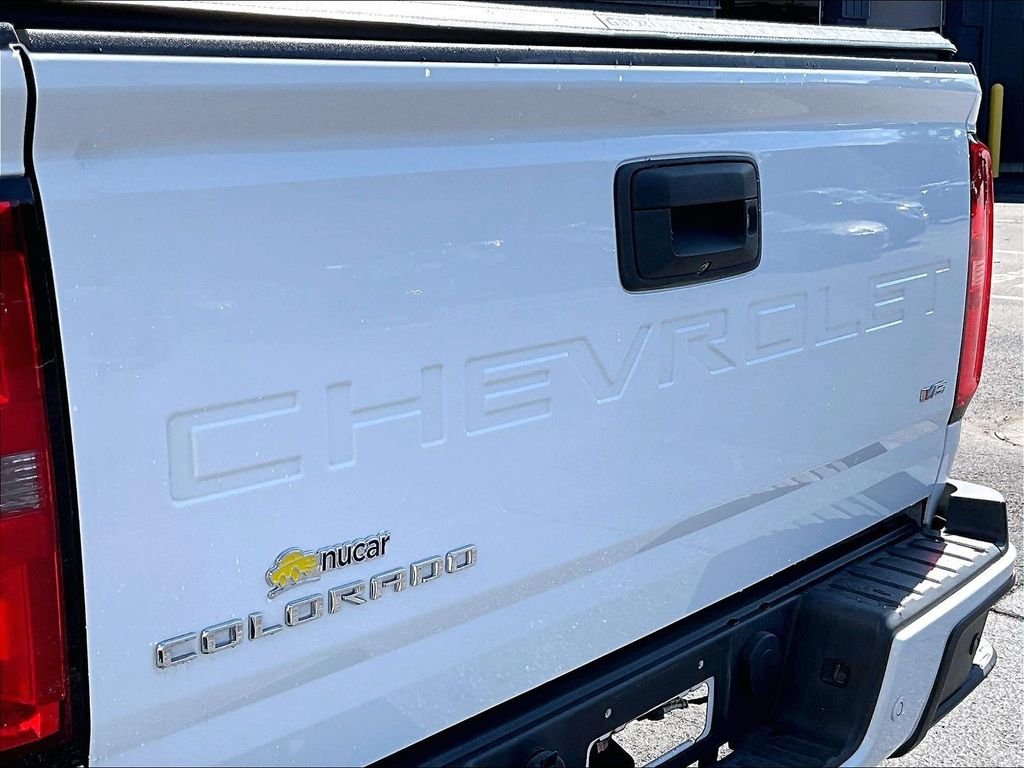 Used 2021 White Chevrolet Z71 image 27