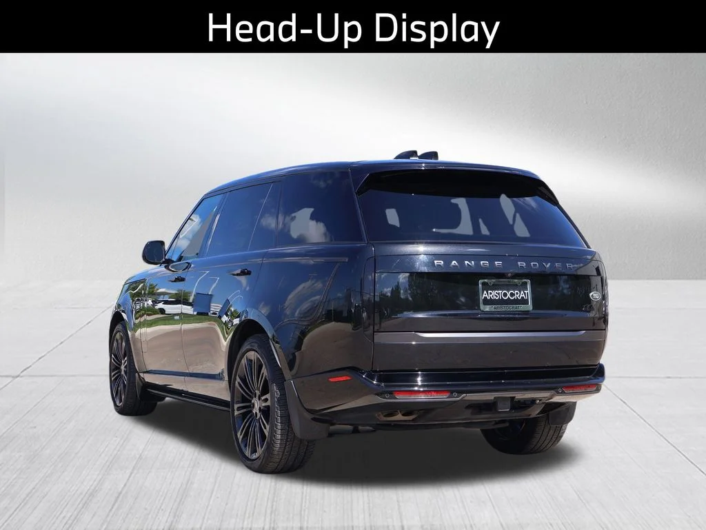 Used 2023  Land Rover SE image 6