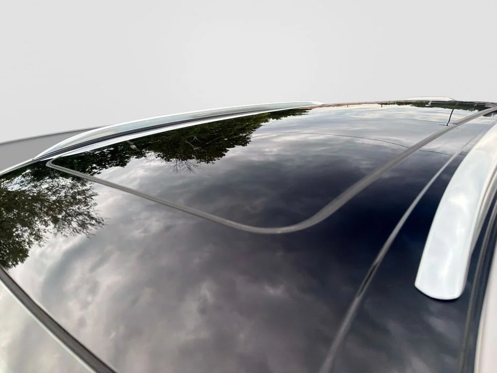 Used 2022 White Lincoln Reserve image 32