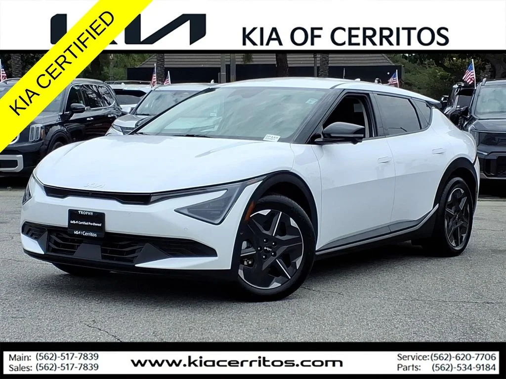 Certified Used 2025 White Kia Light image 1