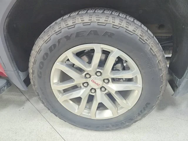 Used 2019 RED QUARTZ TINTCOAT GMC SLT image 17