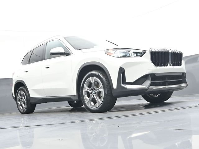 Used 2023 White BMW xDrive28i image 37