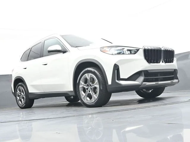 Used 2023 White BMW xDrive28i image 37