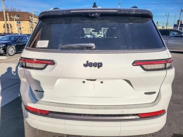 New 2026 Bright White Clear-Coat Exterior Paint Jeep Summit image 5