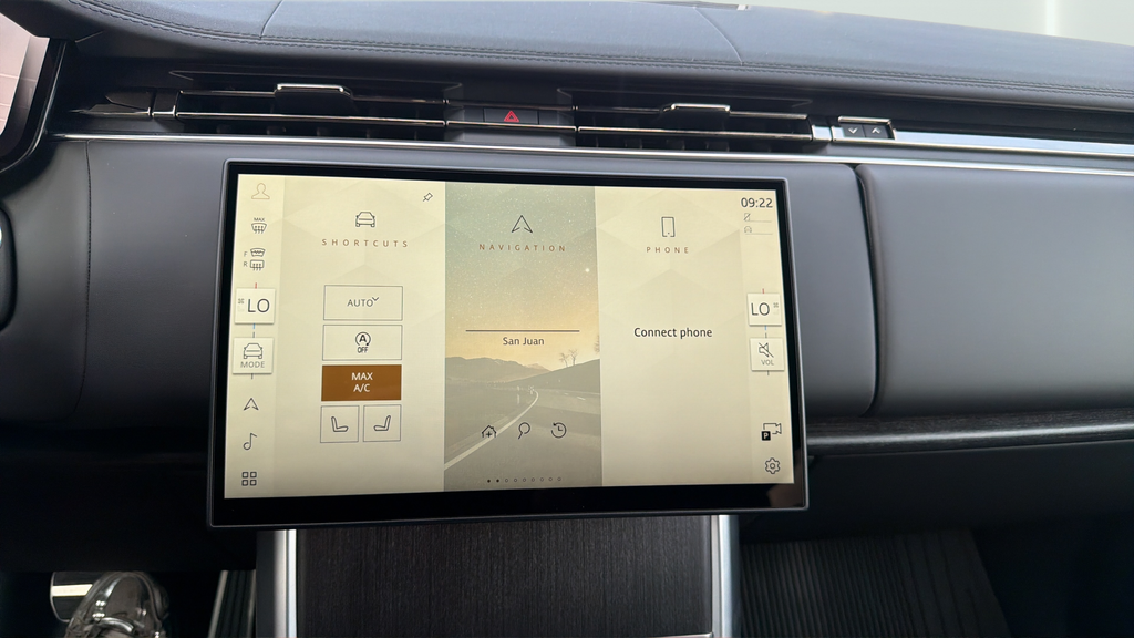 New 2026 Fuji White Land Rover SE image 22