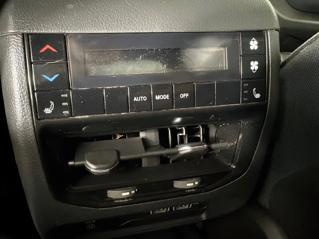 Used 2024 Silver Jeep Limited image 38