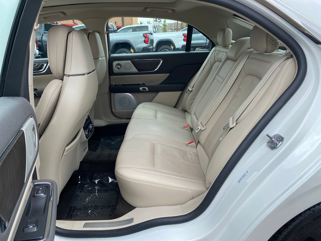 Used 2020  Lincoln Reserve image 24