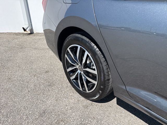 New 2026 Platinum Gray Volkswagen 1.5T SE image 5