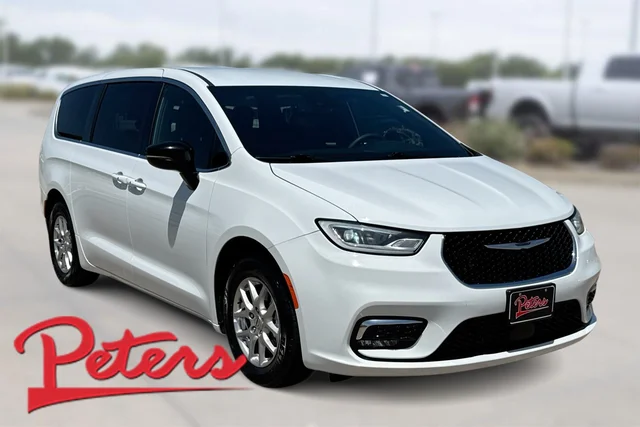 Pre-Owned 2025 Chrysler Pacifica Select FWD Minivan