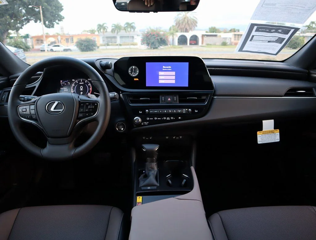 Used 2025 Beige Lexus 350 image 39