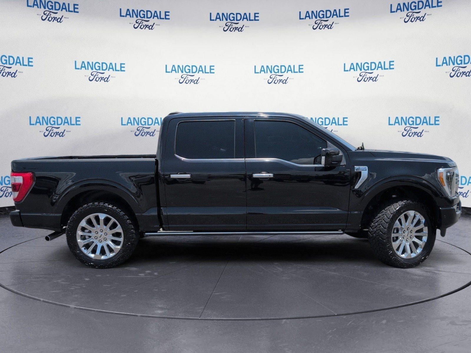 Used 2022 Black Metallic Ford Limited image 3