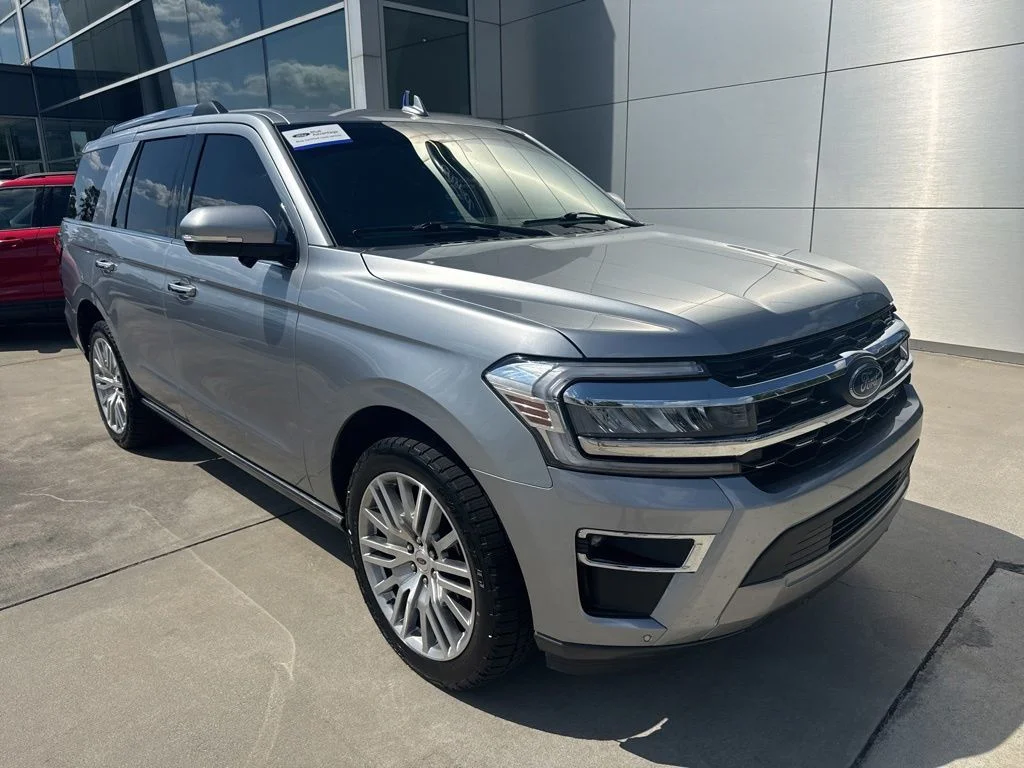 2024 Ford Expedition Limited's photo