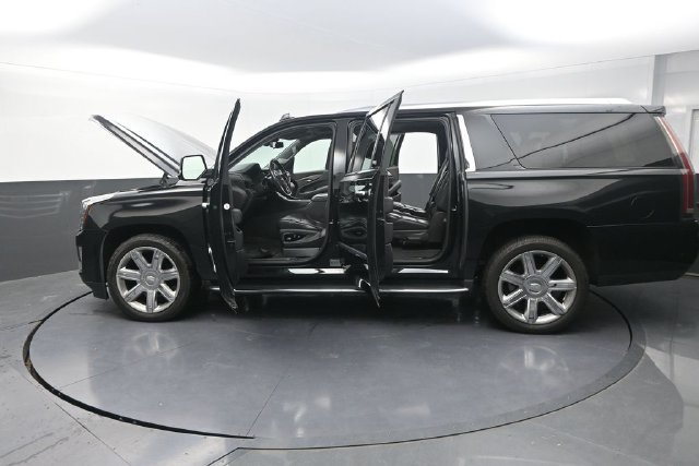 Used 2020 Black Cadillac Premium image 43