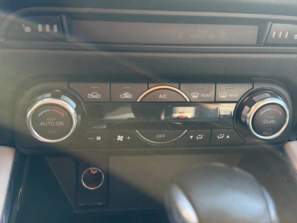 Used 2017 White Mazda Grand Touring image 18