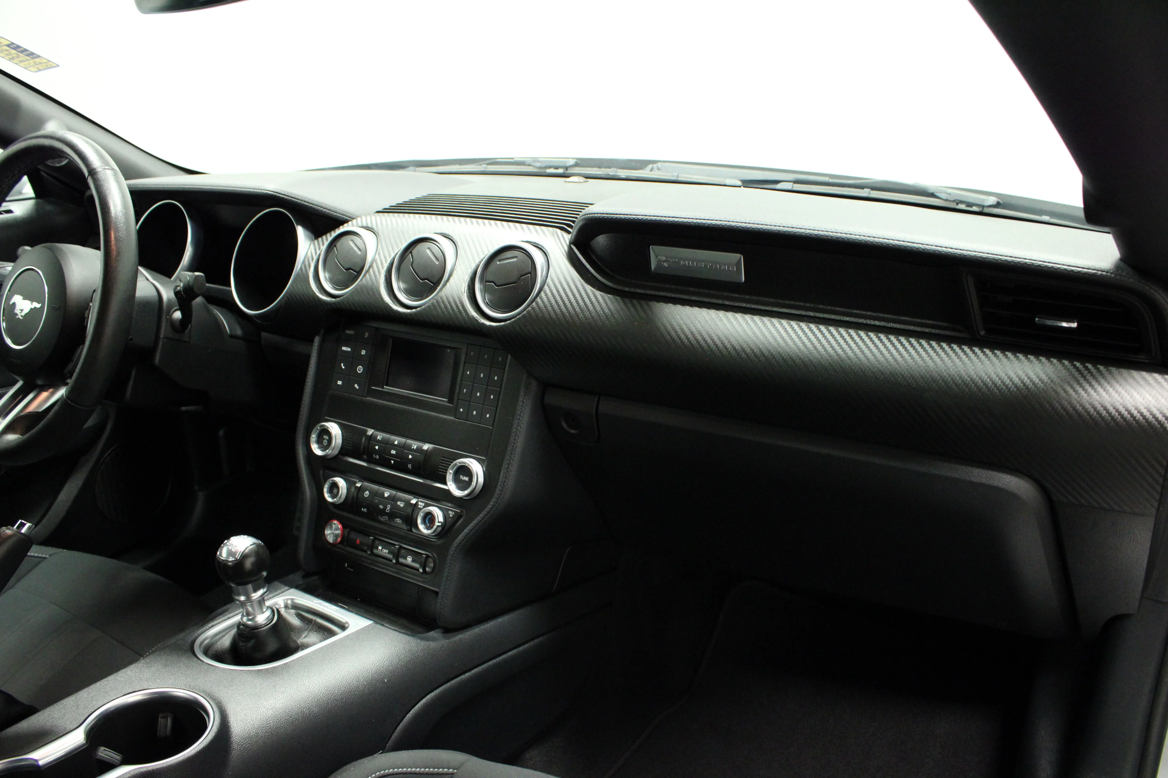 2022 Ford Mustang EcoBoost - Photo 17