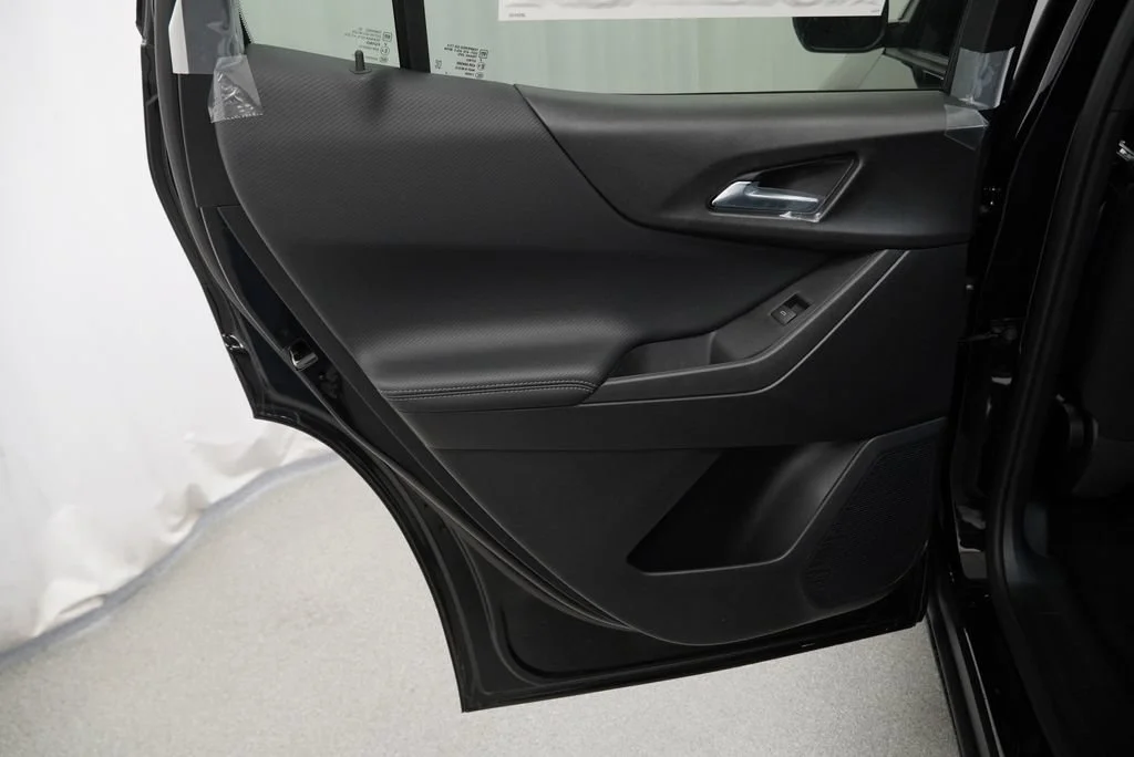2027 Chevrolet Equinox LT - Photo 23