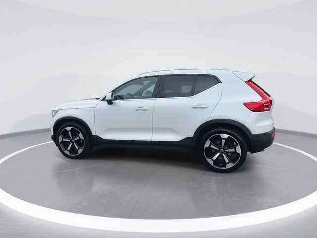 Used 2019 White Volvo T5 Inscription image 5