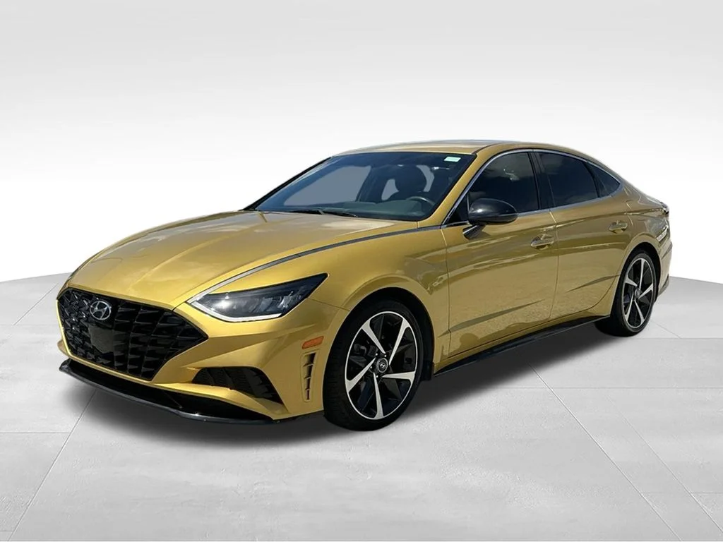 Used 2021 Yellow Hyundai SEL Plus image 2