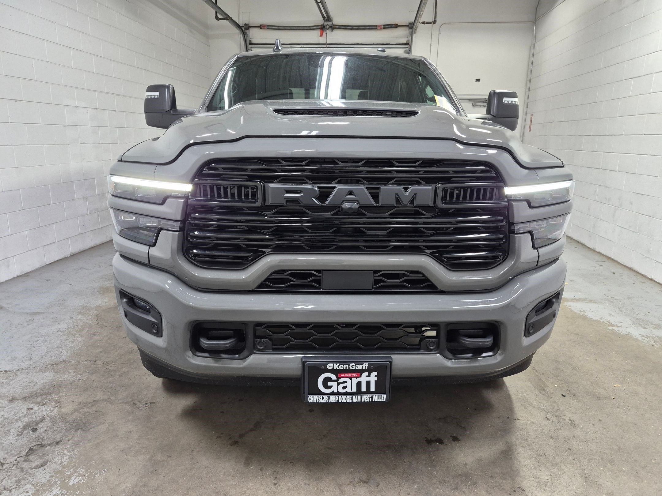 New 2026 Ceramic Gray Clear-Coat Exterior Paint RAM Laramie image 10