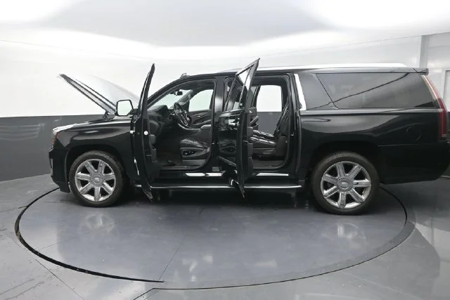 Used 2020 Black Cadillac Premium image 43