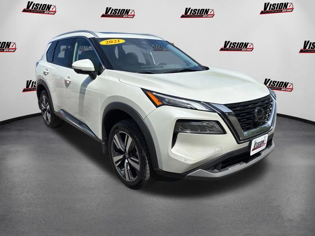 Used 2021 White Nissan SL image 7