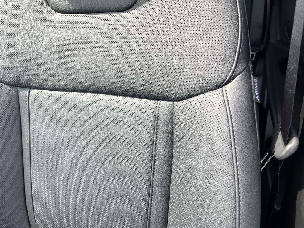 New 2026 White Hyundai SEL Premium AWD image 37