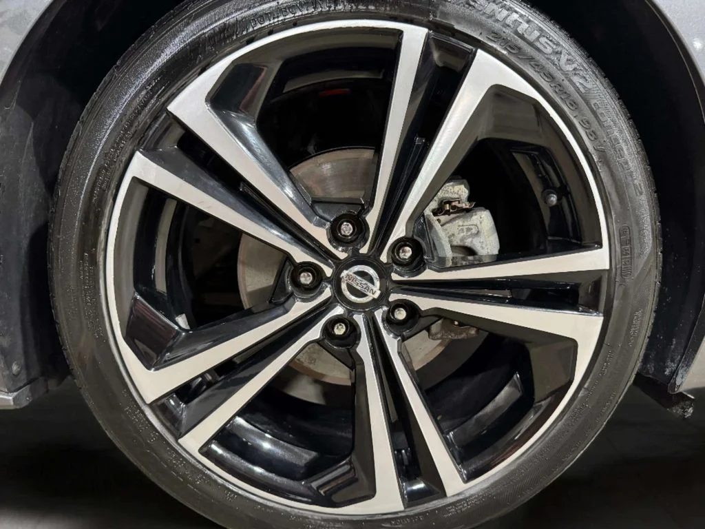 Certified Used 2023 Gun Metallic Nissan SR image 28