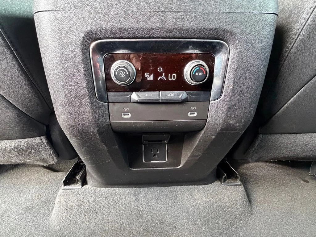Used 2024 Summit White Chevrolet LT image 36