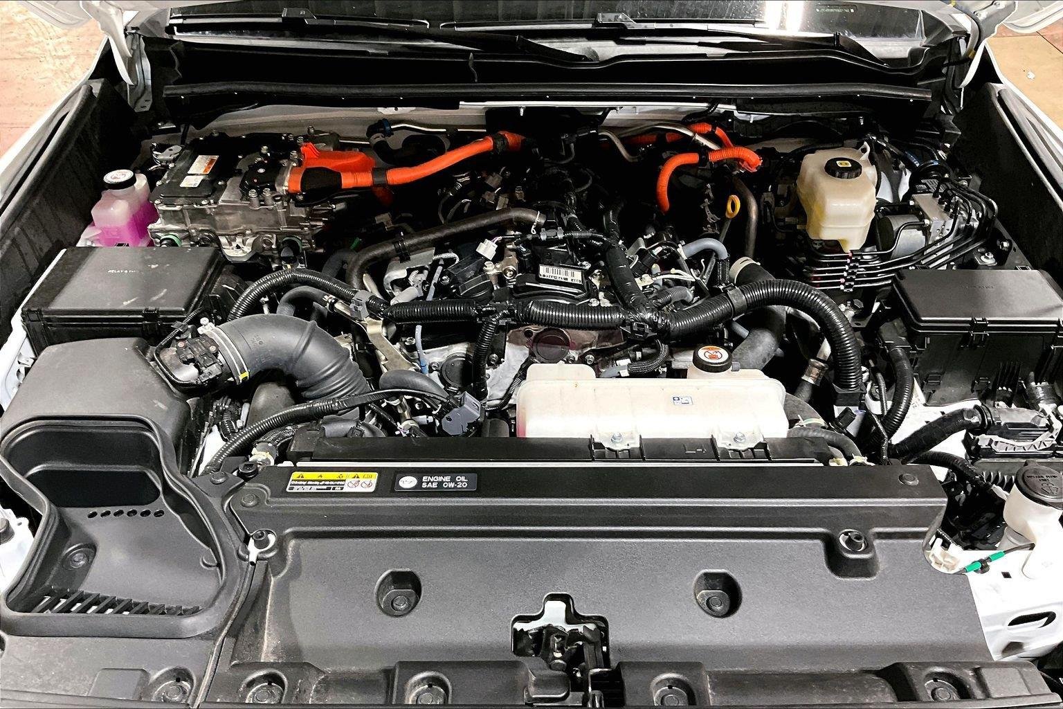 Used 2025 Wind Chill Pearl Toyota Platinum HV image 11