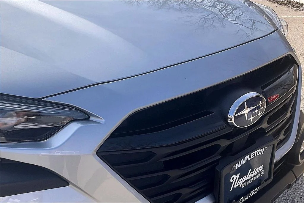 Used 2025 Silver Subaru Onyx Edition XT image 31