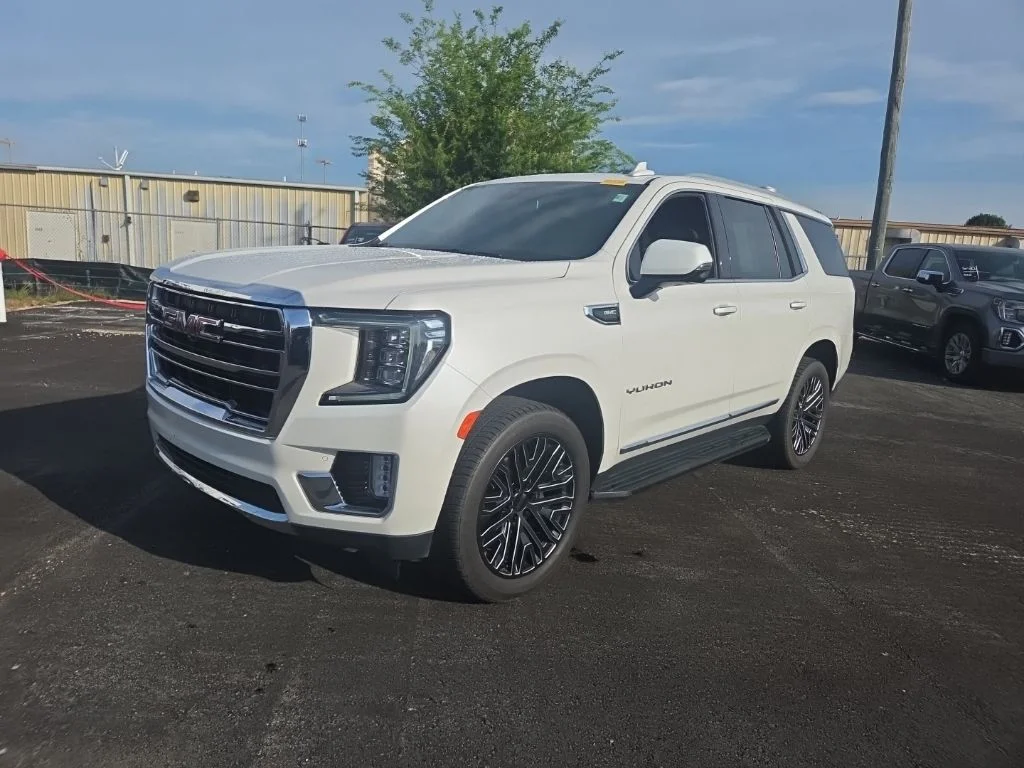 Used 2022 White GMC SLT image 3