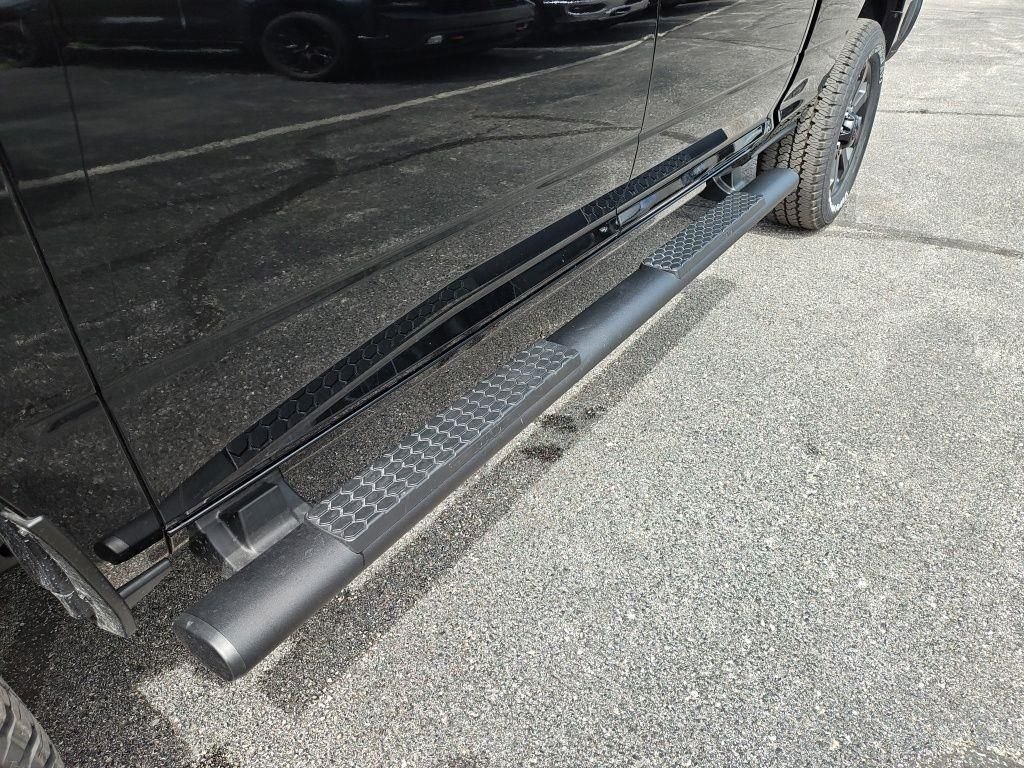 New 2026 Diamond Black Crystal Pearl-Coat Exterior Paint RAM Tradesman image 13
