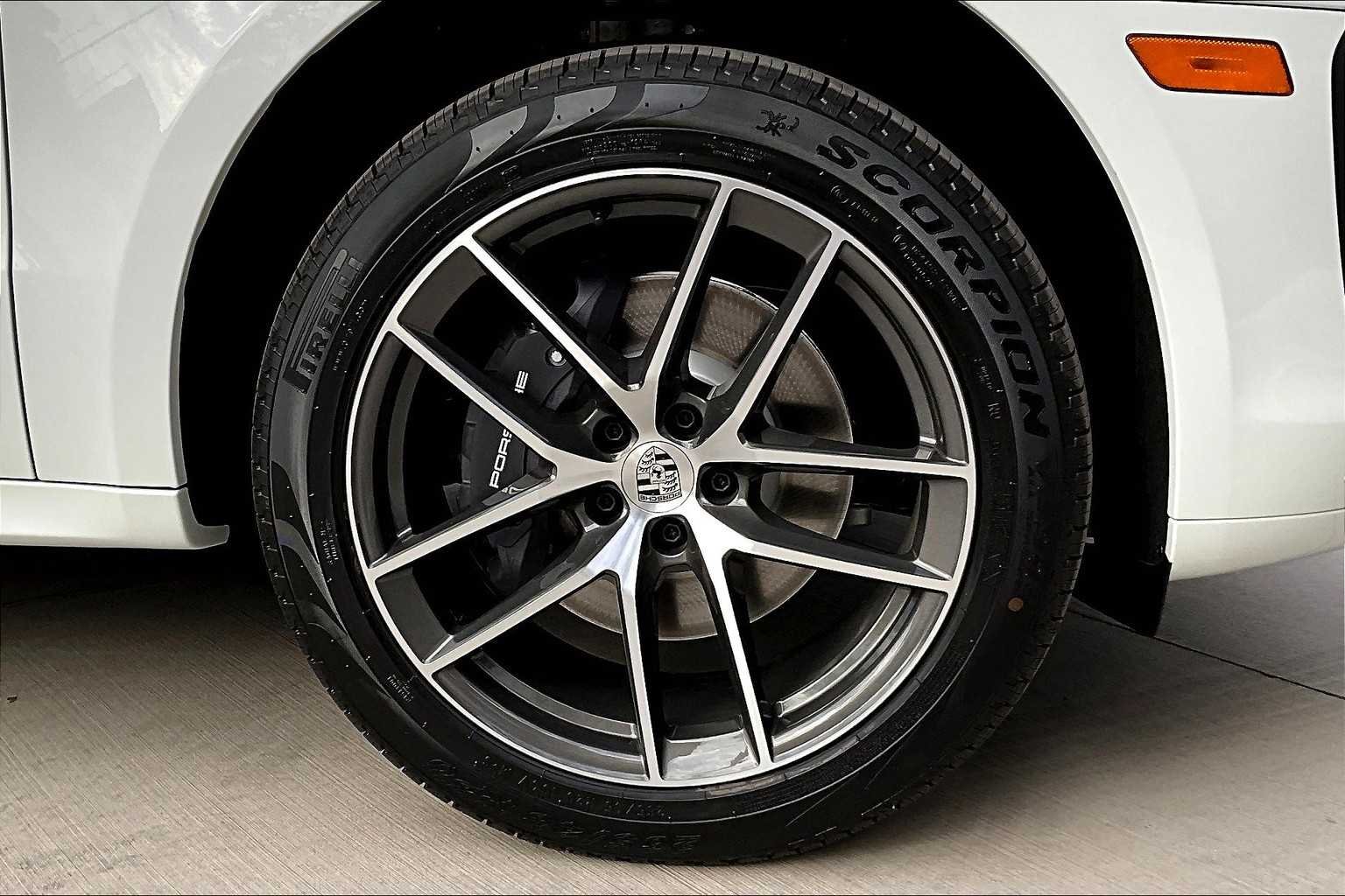 2026 Porsche Macan - Photo 11