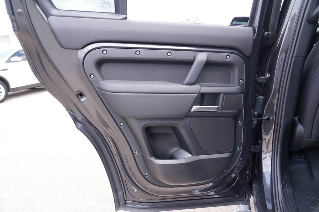 Used 2026 Gray Land Rover S image 32