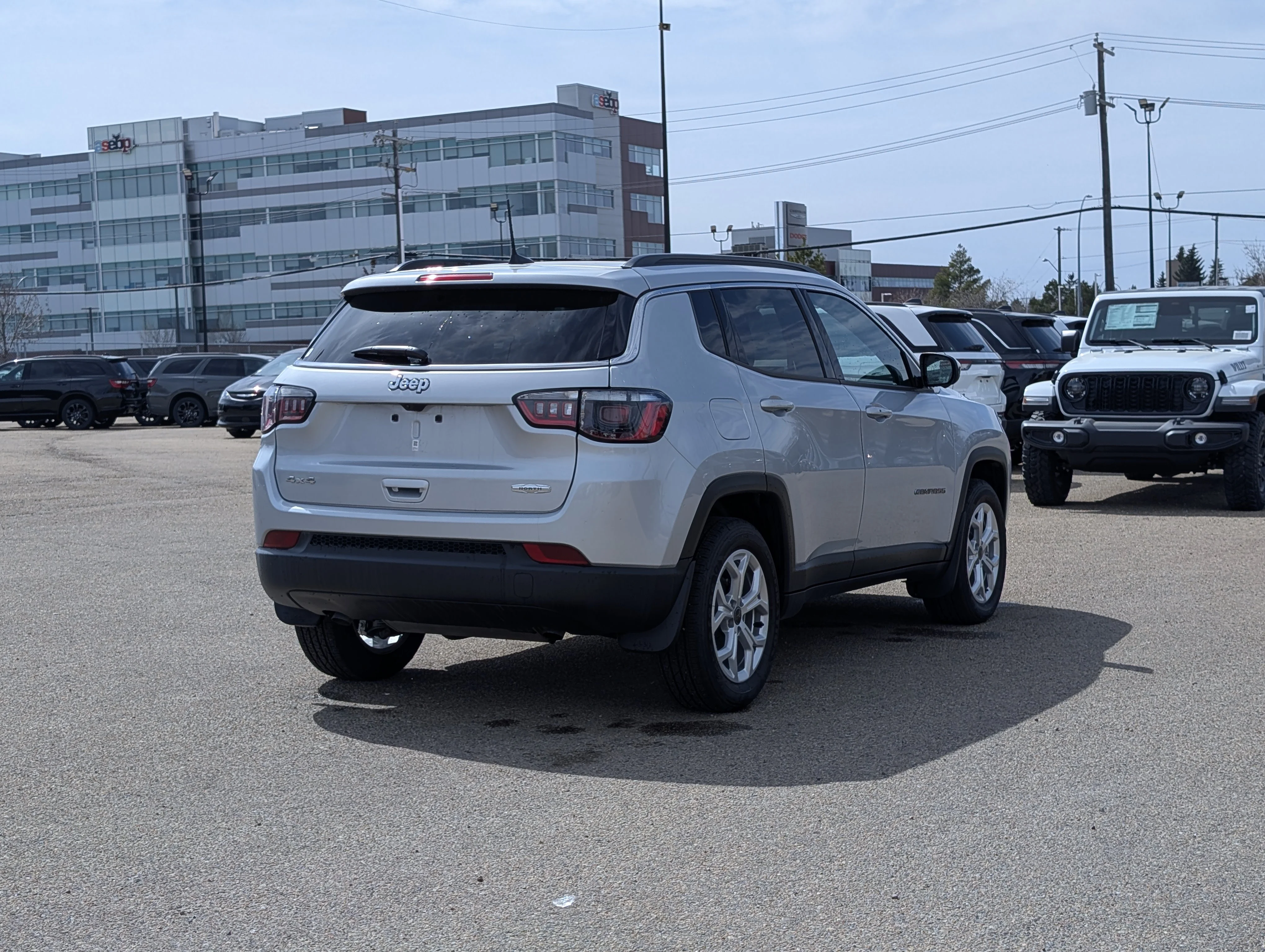 New 2025 Silver Zynith Metallic Jeep North image 7