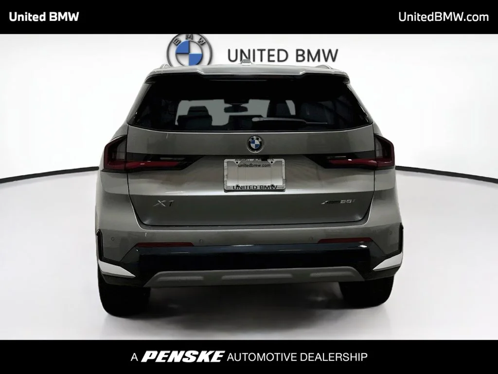 New 2027 Space Silver Metallic BMW xDrive28i image 6