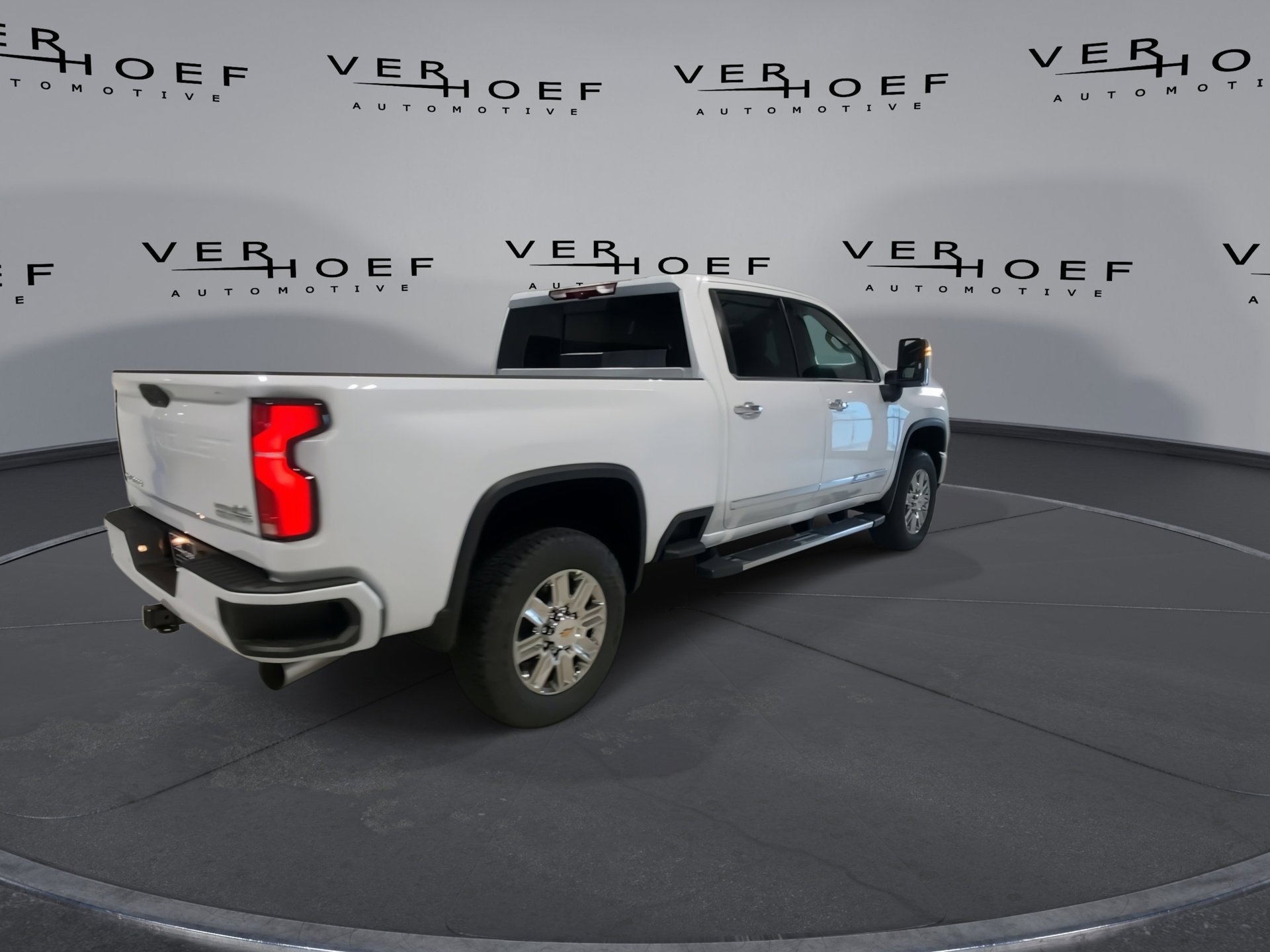 New 2026 Polar White Tricoat Chevrolet High Country image 8