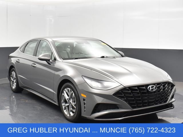 Used 2023 Gray Hyundai SEL image 4