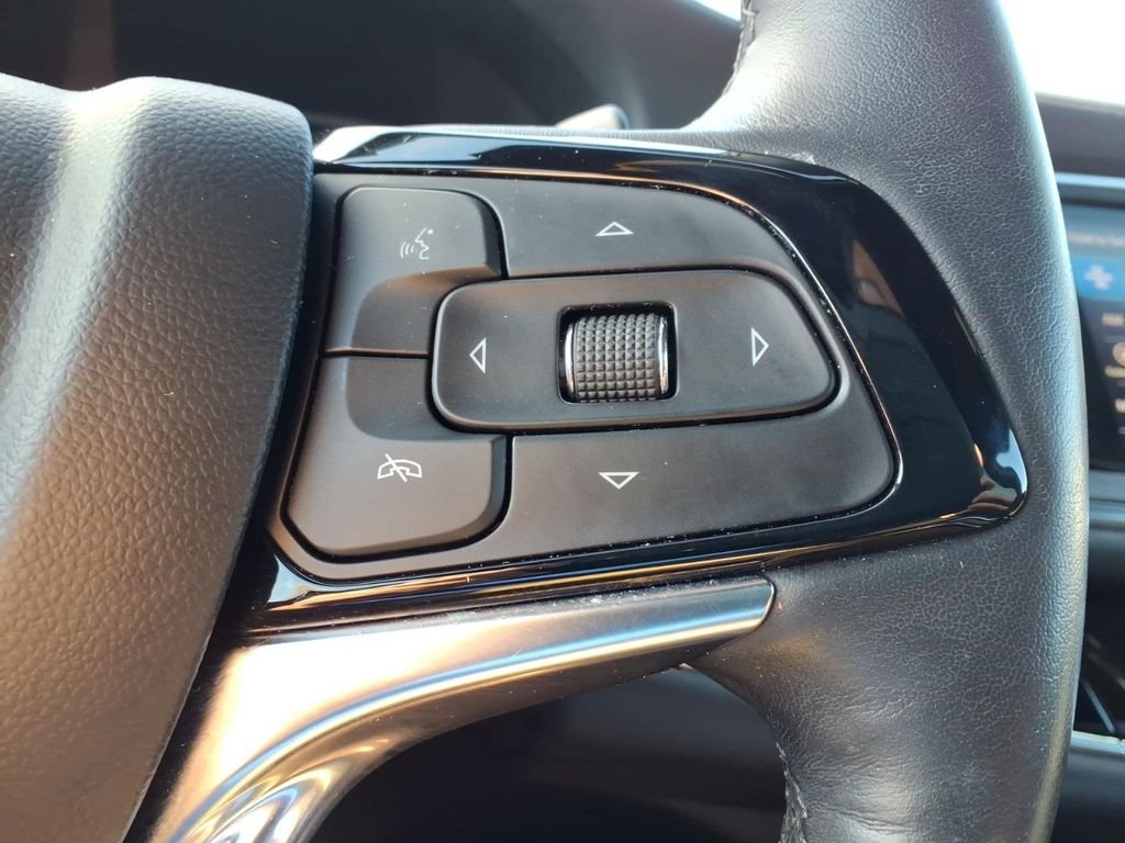 Used 2024 White Frost Tricoat Buick Avenir image 23