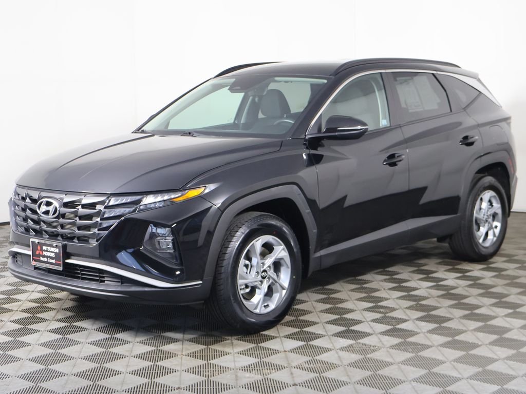 Used 2023 Black Hyundai SEL image 7