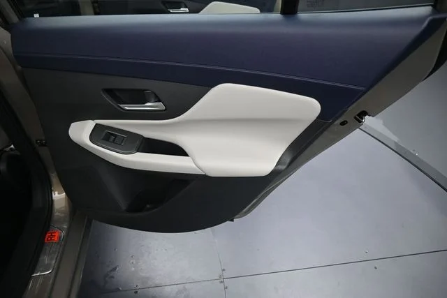 New 2026 Brown Nissan SL image 12