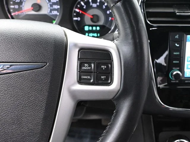 2012 Chrysler 200 Limited - Photo 25