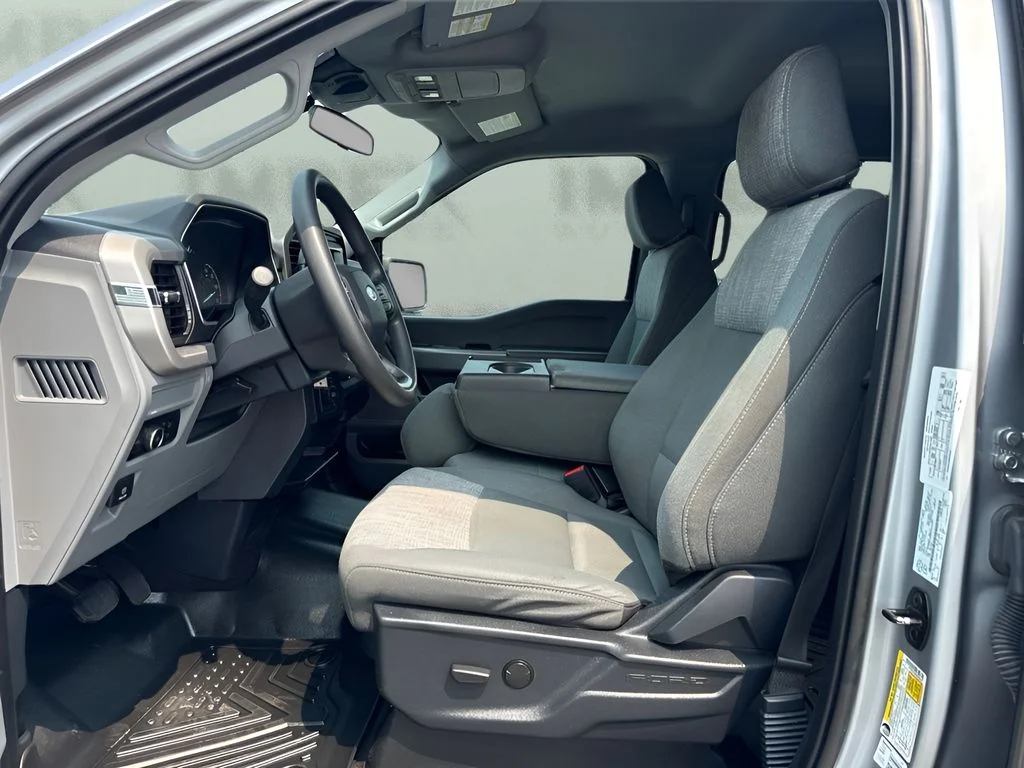 Used 2023 Silver Ford XLT image 6