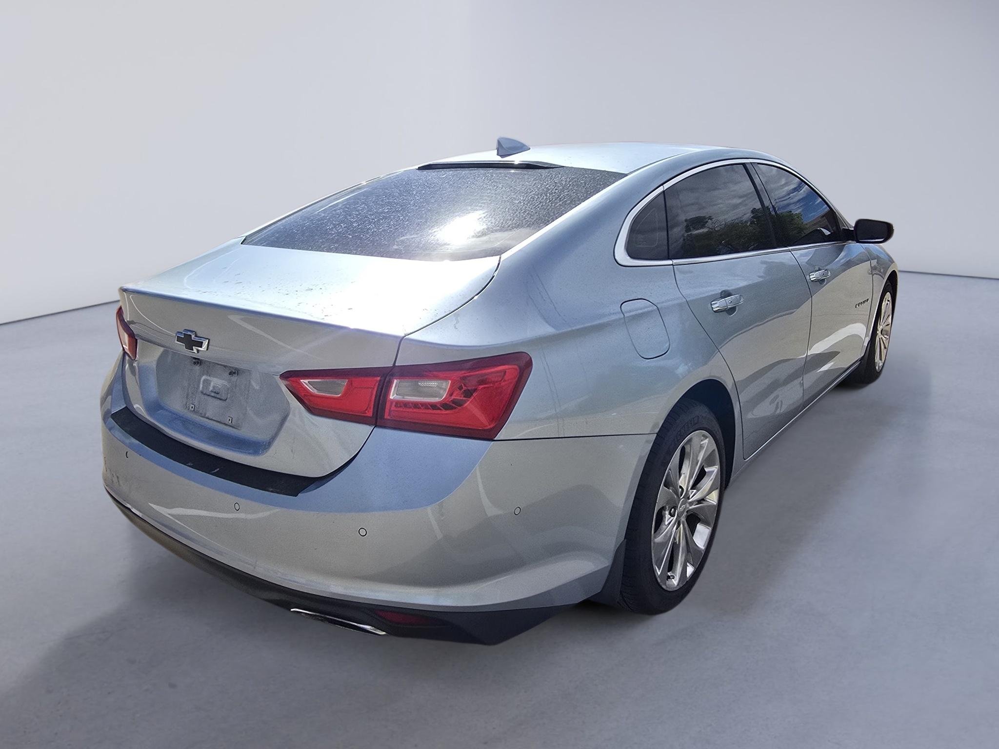 Used 2017 Arctic Blue Metallic Chevrolet Premier image 5