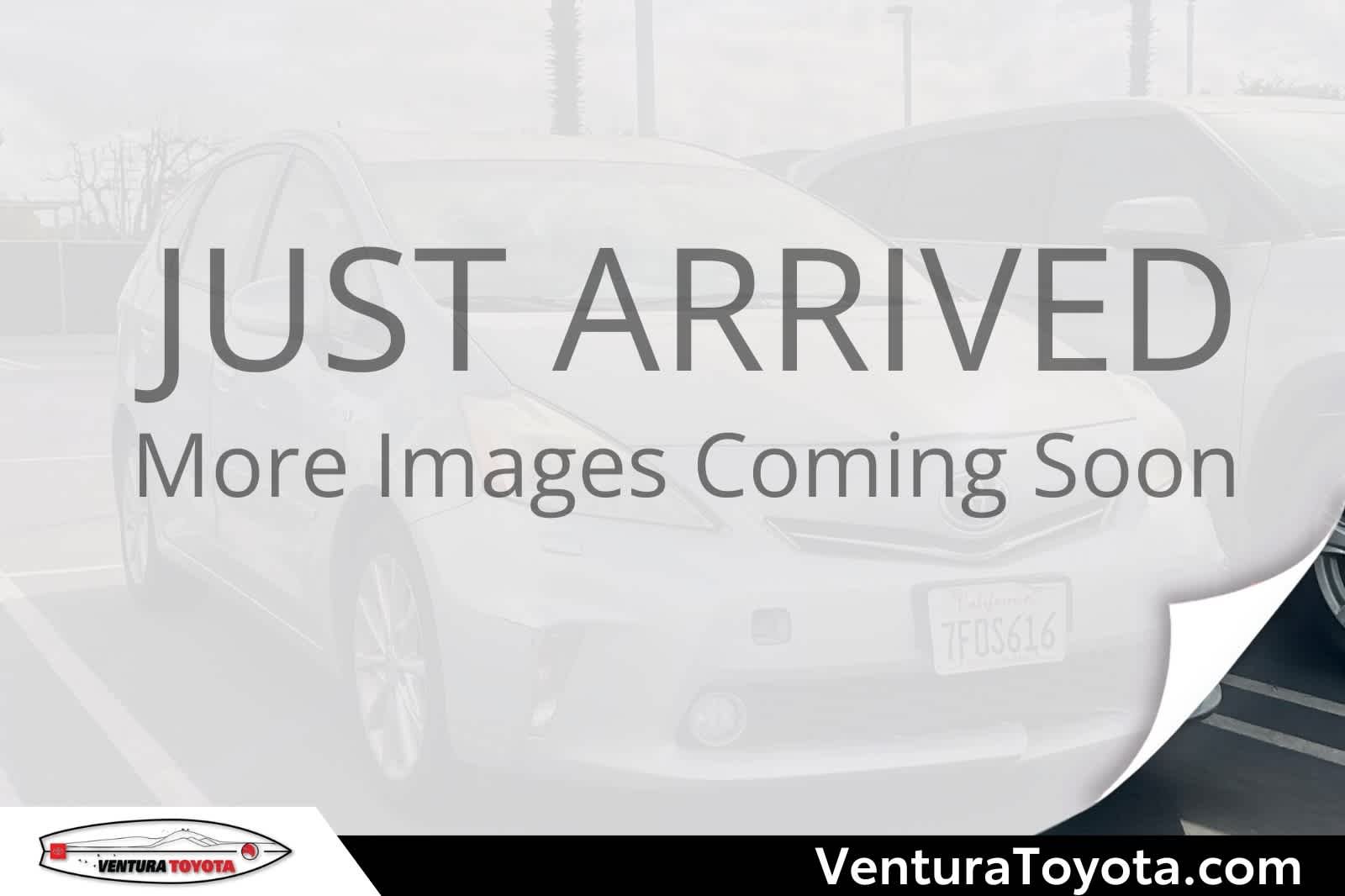 2014 Toyota Prius v Five's photo