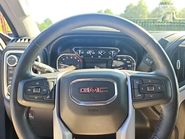 Used 2021 EBONY TWILIGHT METALLIC GMC Elevation image 18